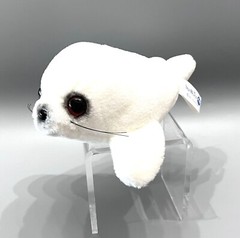 Vintage Sea World Plush Shamu, Manta Ray, White Beluga Whale, Walrus & Harp Seal