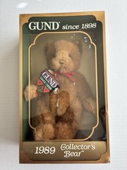 1989 Vintage GUND Collector’s Bear. In Box. 9” tall Plush Limited Edtion