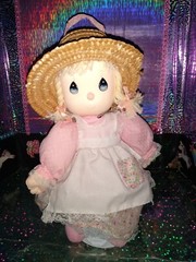🦄Precious Moments / Sherwood Brands Wicker Hat Dress 2007 14″ Girl Doll Plush