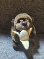 Vintage FAO Schwartz 5″ Side Eye Gorilla Stuffed Animal Holding Banana Plush