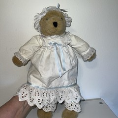 Rare Applause The Applegate’s Katie Nightime Bear White Nightgown Blue Trim 14″