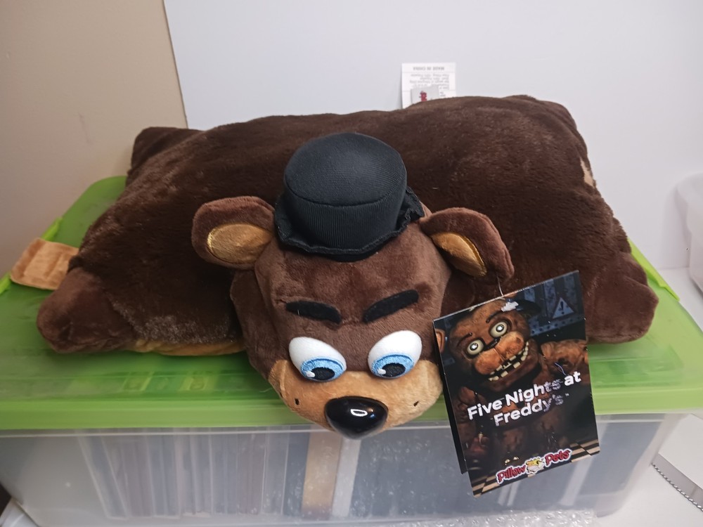 Five Nights at Freddy’s – Pillow Pets Freddy Fazbear Soft Animal Plush 16×12 NWT