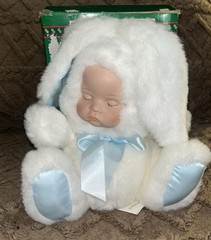 House Of Lloyd 1992 Vintage Bunny Rabbit,Musical, Baby Face Plush Toy New