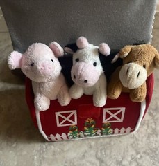 My Barnyard Buddies Plush Barn with 3 Stuffed Animals 2013 Pig – Cow-Horse