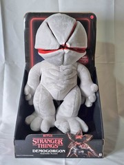 ⭐️Stranger Things Demogorgon 12 Inch Feature Plush W/Sound 2025 Season 5 **NEW**