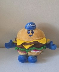 CULVERS DELUXE BURGER 40TH BIRTHDAY EDITION 6″ PLUSH LIMITED PROMO BUTTER