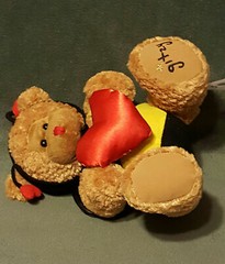 Beverly Hills Teddy Bear Company GLITZY Bee Outfit Holding Red Heart 8″