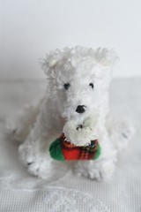 Ty 2005 Jingle Beanies White Plush Puppy Dog Christmas Presents Ornament