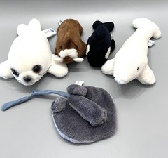 Vintage Sea World Plush Shamu, Manta Ray, White Beluga Whale, Walrus & Harp Seal