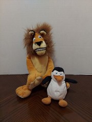 Madagascar Plush Lot of 2 Alex Lion Skipper Penguin DreamWorks Kohl’s Cares 2005