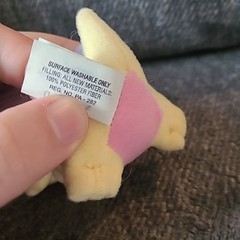 Vintage 2000 Playskool Dragon Tales Flying Yellow 3″ Plush Sadie Peek Hatch Rare
