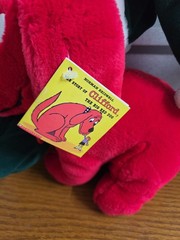 Dakin Clifford the Big Red Dog Plush w/ Santa Hat Small 6-14in 1992 MPN 81510