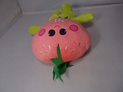 Menchie’s Frozen Yogurt Restaurant Strawberry Plush 11″H Free S&H