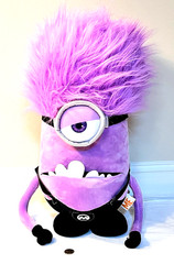 Universal Studios Despicable Me One Eye Cyclops Evil Purple Minion 21″ Plush Toy