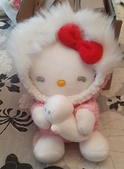 HELLO KITTY ESKIMO W/SEAL 2004 WINTER PLUSH DOLL