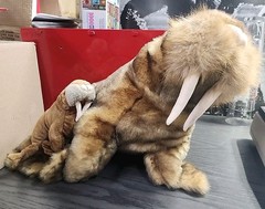 Vintage 24″ Fine Toy Company Realistic Standing Mother Walrus & Baby Calf Plush