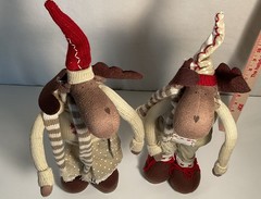 Holiday Moose Couple plush with weighted feet expandable legs to 21” preowned
