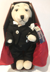 Cooperstown Teddy Bear “DRACULA” Bella Lugosi in Coffin with Tag Limited Edition