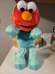 Sesame Street Dino Stomp Elmo 13-Inch Plush Stuffed Animal Sings & Dances Clean